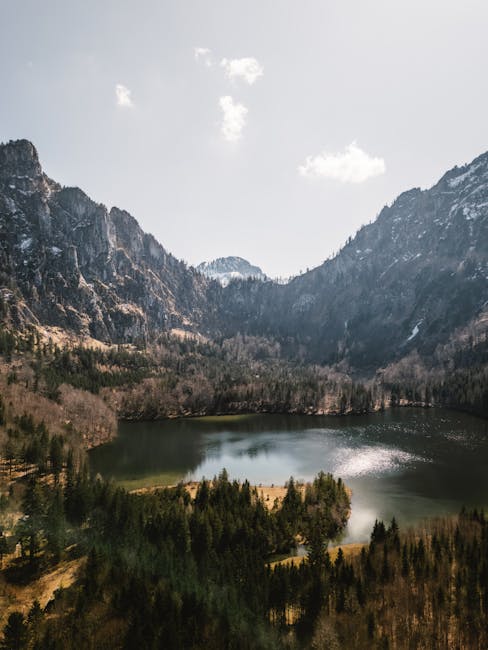 Mountain Landscapes - Beautiful alpine lake nestled in the Austrian mo #31972706